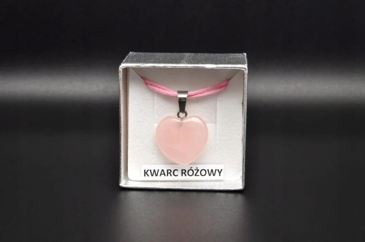 * KWARC RÓŻOWY UROKLIWA ZAWIESZKA NA SZNURKU SERCE SERDUSZKO NR 11 *