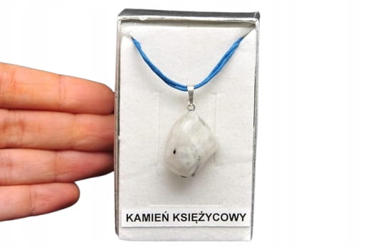 * KAMIEŃ KSIĘŻYCOWY MOONSTONE JASNY OKAZ PIĘKNA ZAWIESZKA W PUDEŁKU NR 14 *