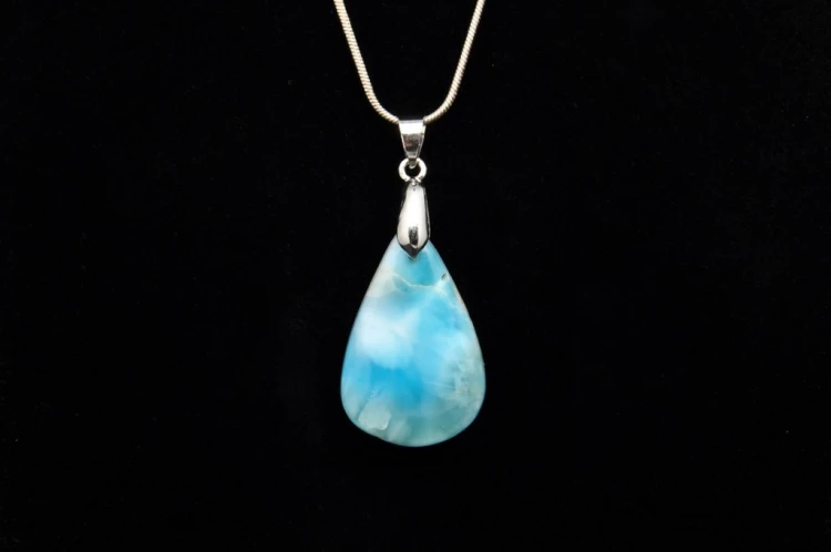 * LARIMAR DOMINIKANA CUDOWNA ZAWIESZKA PIĘKNY KAMIEŃ NATURALNY NR 33 *