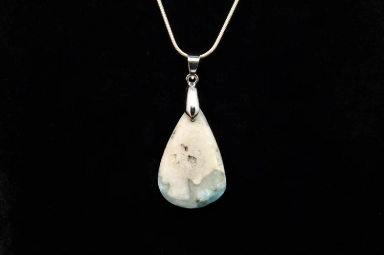 * LARIMAR DOMINIKANA CUDOWNA ZAWIESZKA PIĘKNY KAMIEŃ NATURALNY NR 33 *