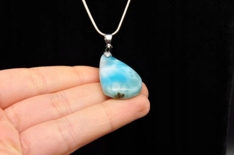 * LARIMAR DOMINIKANA CUDOWNA ZAWIESZKA PIĘKNY KAMIEŃ NATURALNY NR 33 *