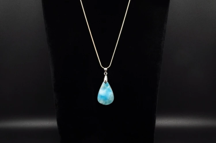* LARIMAR DOMINIKANA CUDOWNA ZAWIESZKA PIĘKNY KAMIEŃ NATURALNY NR 33 *