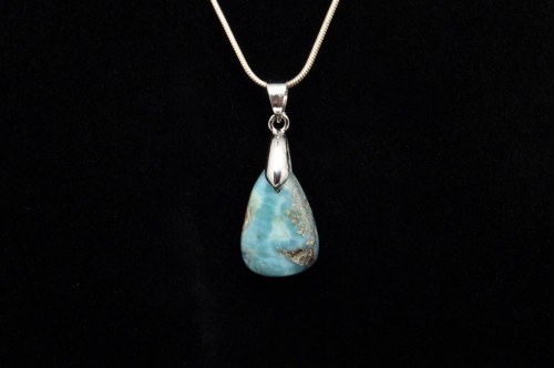 * LARIMAR DOMINIKANA INTERESUJĄCA ZAWIESZKA ŚLICZNY MINERAŁ NR 8 *