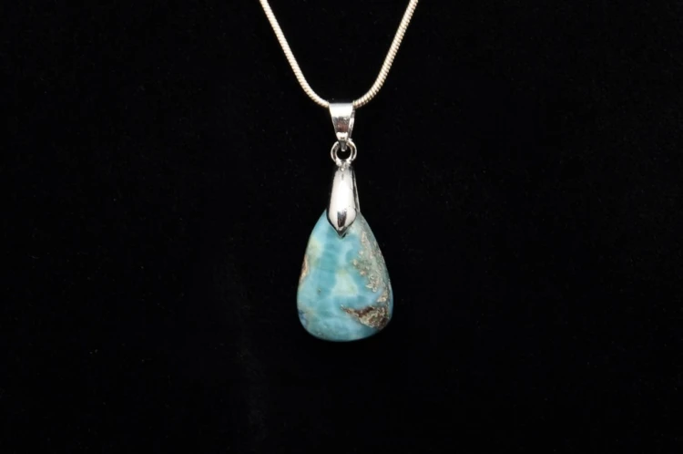 * LARIMAR DOMINIKANA INTERESUJĄCA ZAWIESZKA ŚLICZNY MINERAŁ NR 8 *