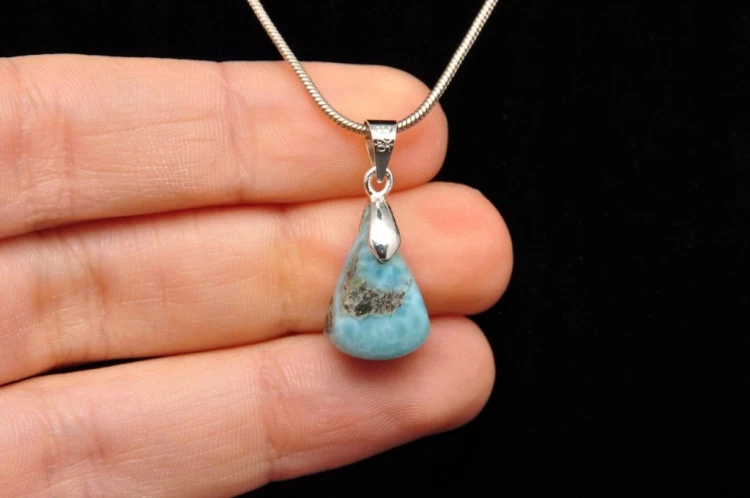 * LARIMAR DOMINIKANA PIĘKNA ZAWIESZKA NATURALNA BIŻUTERIA NR 4 *