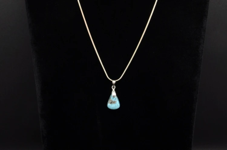 * LARIMAR DOMINIKANA PIĘKNA ZAWIESZKA NATURALNA BIŻUTERIA NR 4 *