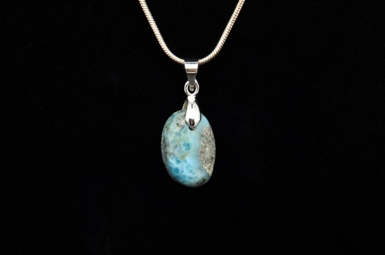 * LARIMAR DOMINIKANA PIĘKNA ZAWIESZKA KAMIEŃ NATURALNY NR 1 *