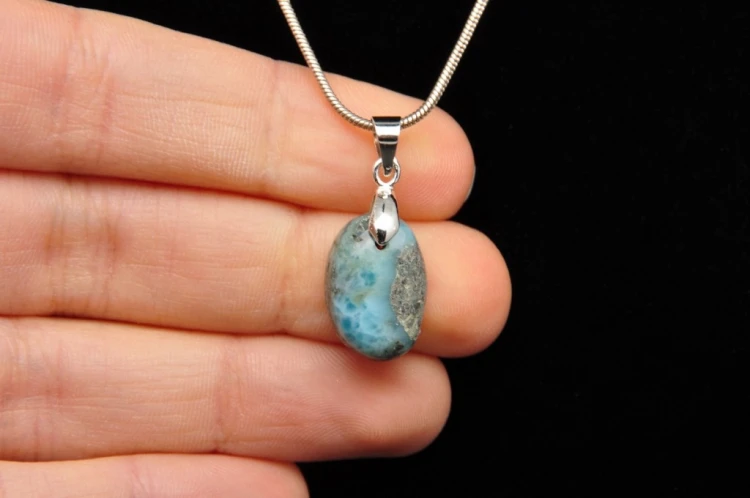 * LARIMAR DOMINIKANA PIĘKNA ZAWIESZKA KAMIEŃ NATURALNY NR 1 *