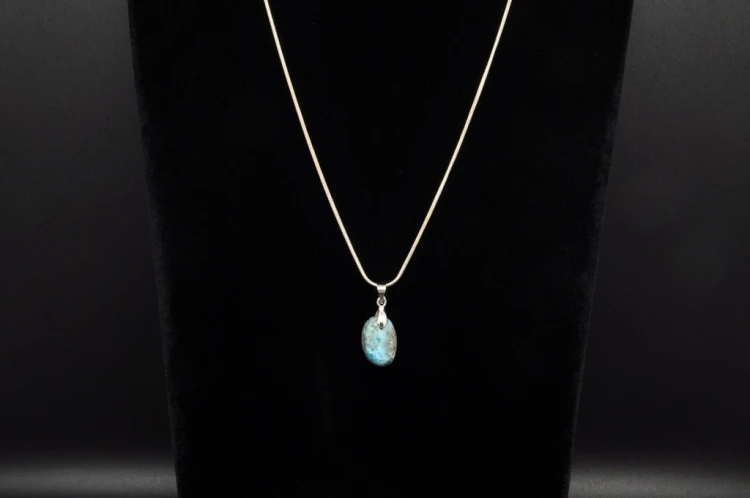 * LARIMAR DOMINIKANA PIĘKNA ZAWIESZKA KAMIEŃ NATURALNY NR 1 *
