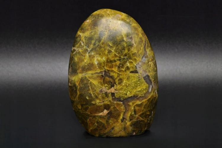 * OPAL ZIELONY MADAGASKAR SZLIFOWANY POLEROWANY MINERAŁ NR 12 *