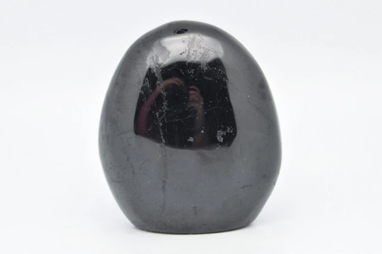 * TURMALIN CZARNY MADAGASKAR SZLIFOWANY MINERAŁ INTENSYWNA BARWA NR 5 *
