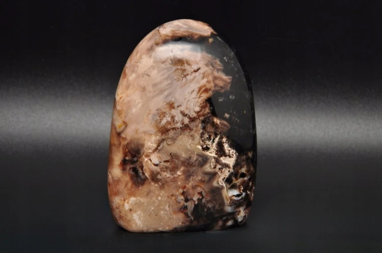 * OPAL BRĄZOWY MADAGASKAR ŚCIĘTA PODSTAWA STOJĄCY MINERAŁ NR 5 *