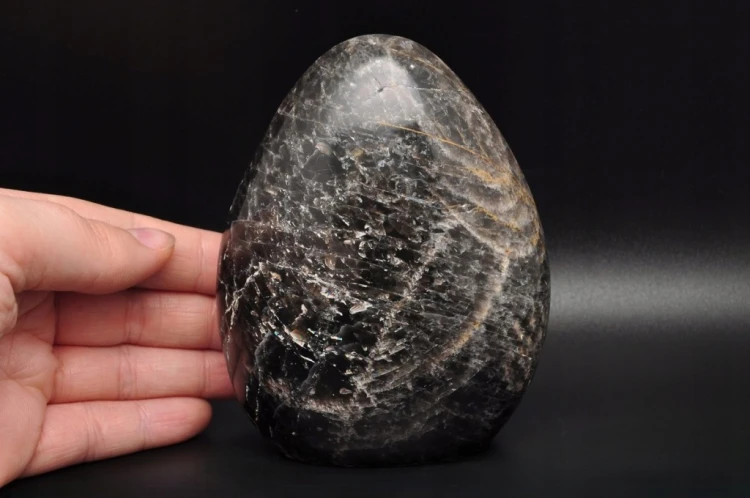 * KAMIEŃ KSIĘŻYCOWY MADAGASKAR MOONSTONE MOCNA BARWA STOJĄCY KAMIEŃ NR 7 *