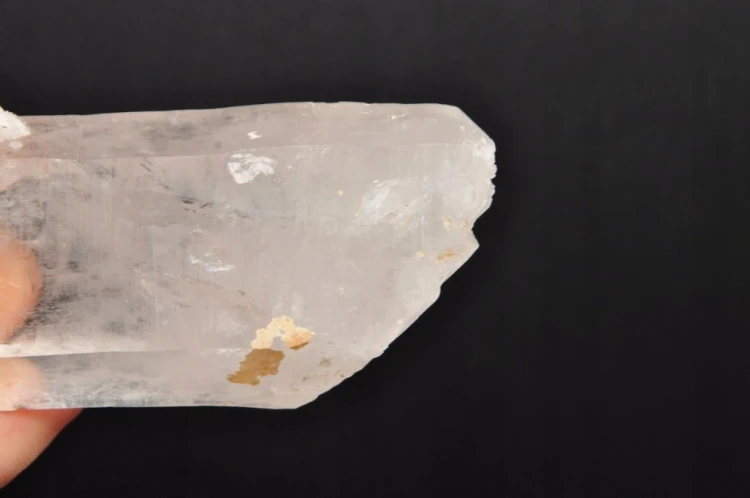 * KRYSZTAŁ GÓRSKI UROKLIWY SUROWY KAMIEŃ PIĘKNY MINERAŁ NR 8 *