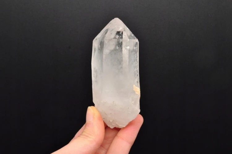 * KRYSZTAŁ GÓRSKI UROKLIWY SUROWY KAMIEŃ PIĘKNY MINERAŁ NR 8 *
