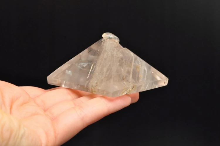 * KRYSZTAŁ GÓRSKI MADAGASKAR UROCZA PIRAMIDA ŚLICZNY MINERAŁ NR 5 *