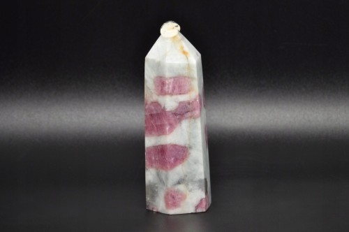 * TURMALIN RÓŻOWY RUBELLIT MADAGASKAR PIĘKNE POŁĄCZENIE BARW OBELISK NR 3