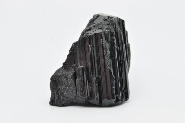 * TURMALIN CZARNY MADAGASKAR CZARNY NATURALNY STOJĄCY MINERAŁ NR 10 *