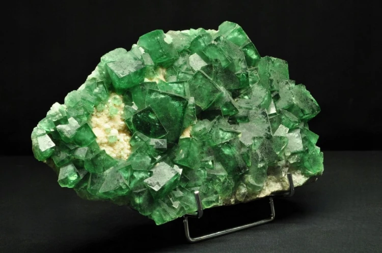 * FLUORYT SZCZOTKA ZIELONA DUŻY MINERAŁ PIĘKNA ZIELONA BARWA 2,7 KG NR 2 *