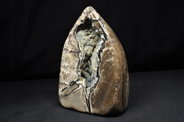 * AGAT CHINY STOJĄCY MINERAŁ NATURALNA GEODA ZJAWISKOWE KRYSZTAŁY NR 1 *
