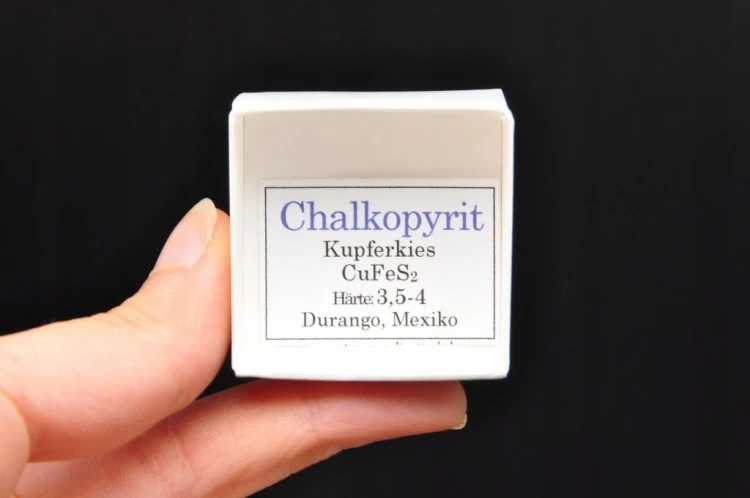 * CHALKOPIRYT MEKSYK ŚLICZNY MAŁY OKAZ PAWI KRUSZEC NR 5 *