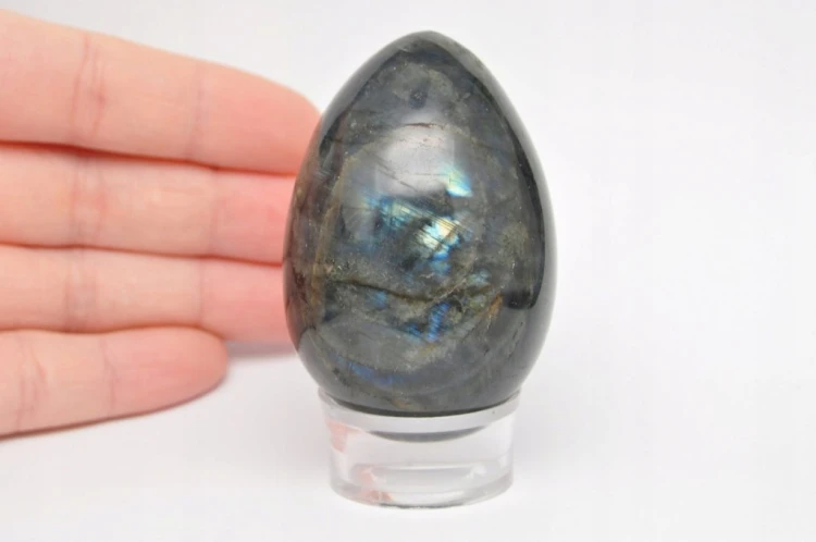 * LABRADORYT MADAGASKAR JAJKO NIEBIESKI POŁYSK NATURALNY KAMIEŃ NR EGG15 *