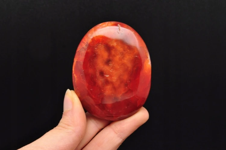 * KARNEOL MADAGASKAR ELEGANCKI MINERAŁ GŁĘBOKA BARWA NR KG04 *