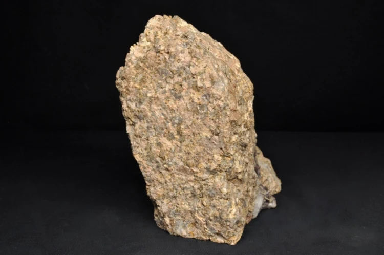 * KWARC POKRYTY HEMATYTEM STRZEGOM POLSKA SUROWY MINERAŁ NR 1 *