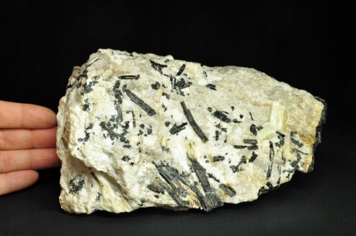 * BERYL TURMALIN KWARC POLSKA 2,3 KG DUŻY MINERAŁ PIĘKNE WROSTKI NR 2 *