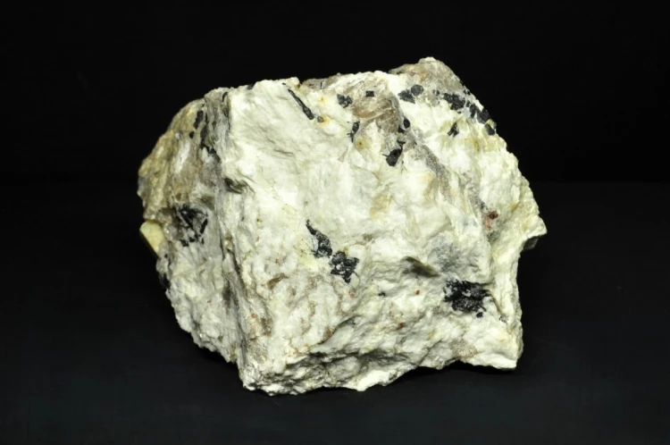 * BERYL TURMALIN KWARC POLSKA 2,3 KG DUŻY MINERAŁ PIĘKNE WROSTKI NR 2 *