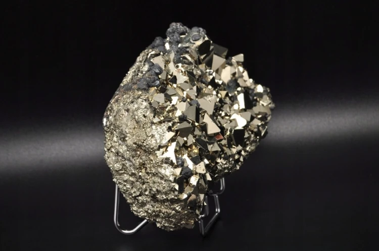 * PIRYT PERU PIĘKNE KRYSZTAŁY MINERAŁ NATURALNY DLA KOLEKCJONERA NR 2 *