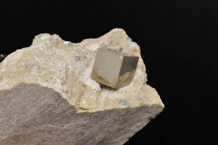 * PIRYT KOSTKA NA SKALE HISZPANIA ZJAWISKOWY MINERAŁ DO KOLEKCJI NR 1 *
