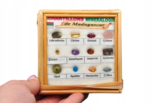 * ZESTAW 12 SZLIFOWANYCH KAMIENI DO WYROBU BIŻUTERII GABLOTKA MINERAŁY NR 1