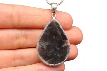 * KAMIEŃ KSIĘŻYCOWY MOONSTONE MADAGASKAR ŚLICZNA ZAWIESZKA NR 16 *