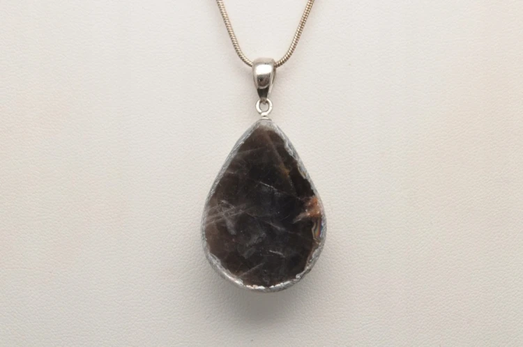 * KAMIEŃ KSIĘŻYCOWY MOONSTONE MADAGASKAR ŚLICZNA ZAWIESZKA NR 16 *