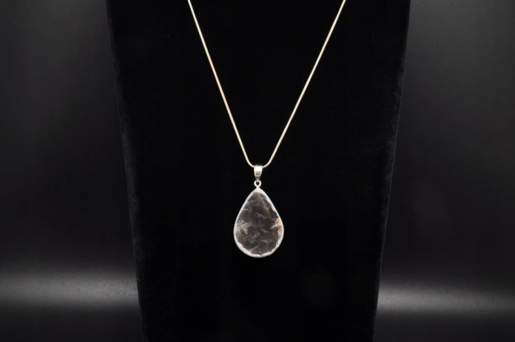 * KAMIEŃ KSIĘŻYCOWY MOONSTONE MADAGASKAR ŚLICZNA ZAWIESZKA NR 16 *
