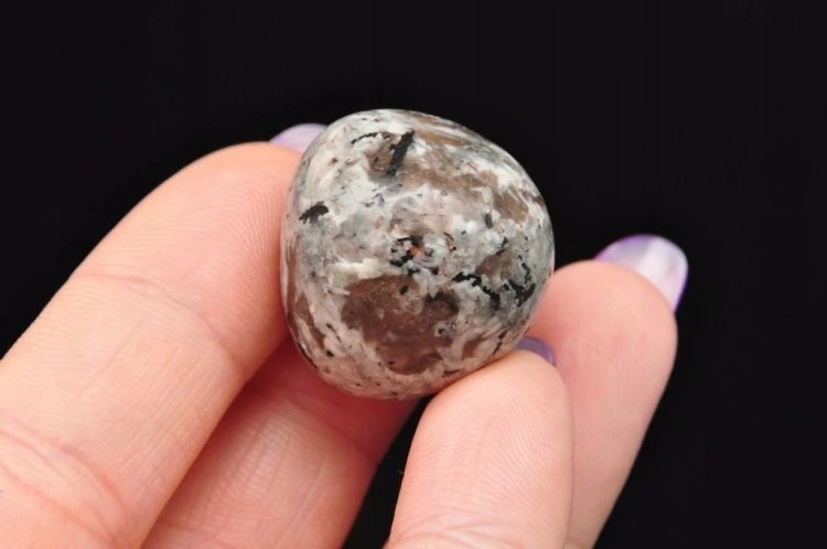 * JUPERLIT YOOPERLITE USA BĘBNOWANY NATURALNY MINERAŁ ŚWIECI W UV NR 11 *