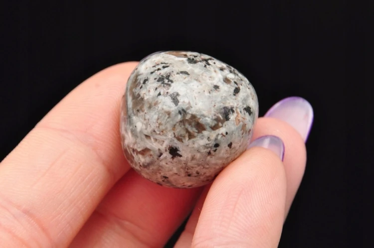 * JUPERLIT YOOPERLITE USA BĘBNOWANY NATURALNY MINERAŁ ŚWIECI W UV NR 11 *