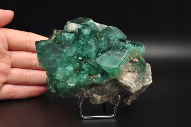 * FLUORYT SZCZOTKA ZIELONA PIĘKNY OKAZ INTENSYWNA BARWA NATURALNY MINERAŁ 4