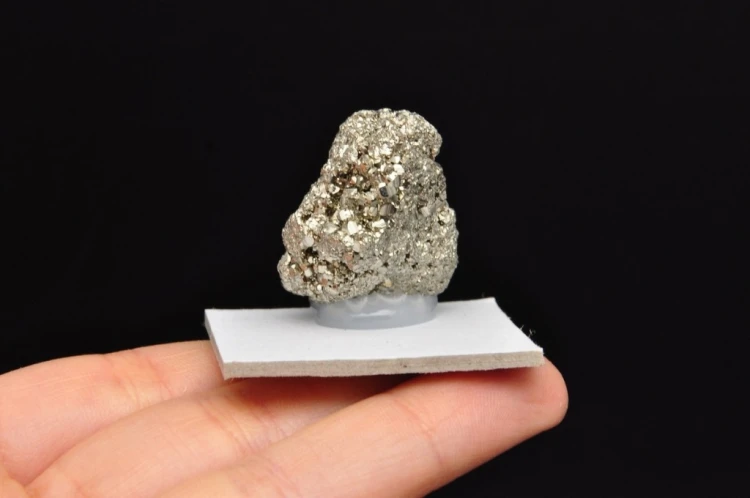 * PIRYT PERU W PUDEŁKU PRZEPIĘKNY SUROWY MINERAŁ NR 3 *