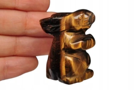 * TYGRYSIE OKO FIGURKA ZAJĄC UROKLIWA RZEŹBA Z EFEKTEM KOCIEGO OKA NR 2 *