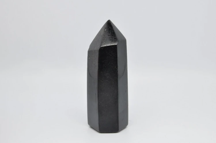 * TURMALIN CZARNY OBELISK WIEŻA NATURALNY MINERAŁ CIEMNA BARWA NR 5 *