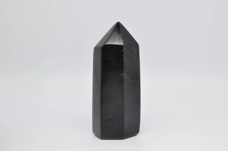 * TURMALIN CZARNY OBELISK WIEŻA NATURALNY MINERAŁ CIEMNA BARWA NR 5 *