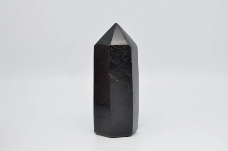 * TURMALIN CZARNY OBELISK WIEŻA NATURALNY MINERAŁ CIEMNA BARWA NR 5 *