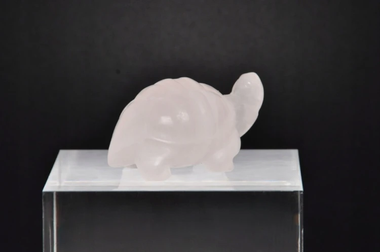 * KWARC RÓŻOWY FIGURKA RZEŹBA ŻÓŁW ŚLICZNY MINERAŁ NATURALNY NR 22 *