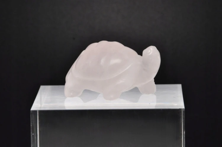 * KWARC RÓŻOWY FIGURKA RZEŹBA ŻÓŁW ŚLICZNY MINERAŁ NATURALNY NR 22 *