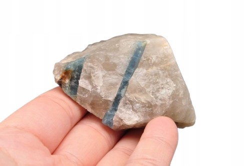* AKWAMARYN BERYL BRAZYLIA SUROWY MINERAŁ NIEBIESKA DELIKATNA BARWA NR 6 *
