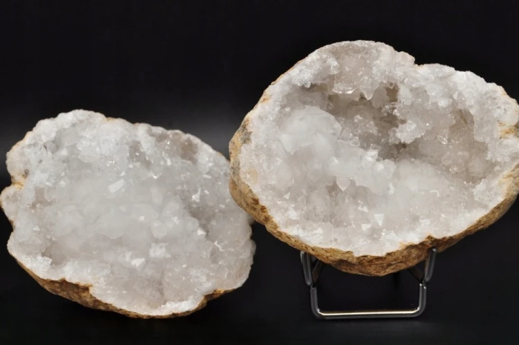 * GEODA KWARCOWA NATURALNA MAROKO ZJAWISKOWE BŁYSZCZĄCE KRYSZTAŁY NR 2 *
