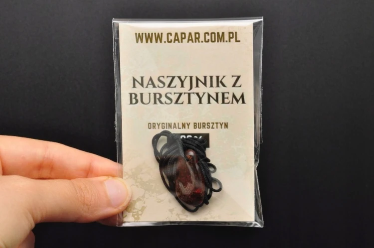 * BURSZTYN BAŁTYCKI POLSKA ZAWIESZKA NA SZNURKU DOSKONAŁA NA PREZENT NR 15