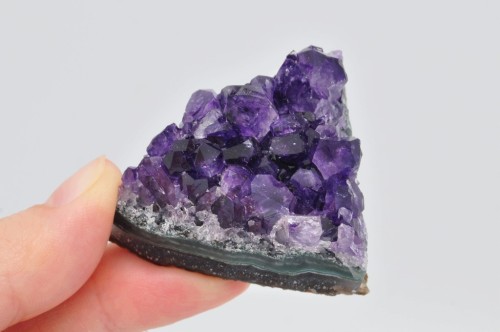 * AMETYST SZCZOTKA URUGWAJ SUROWY MINERAŁ ŚWIETNY DO KOLEKCJI NR 6 *